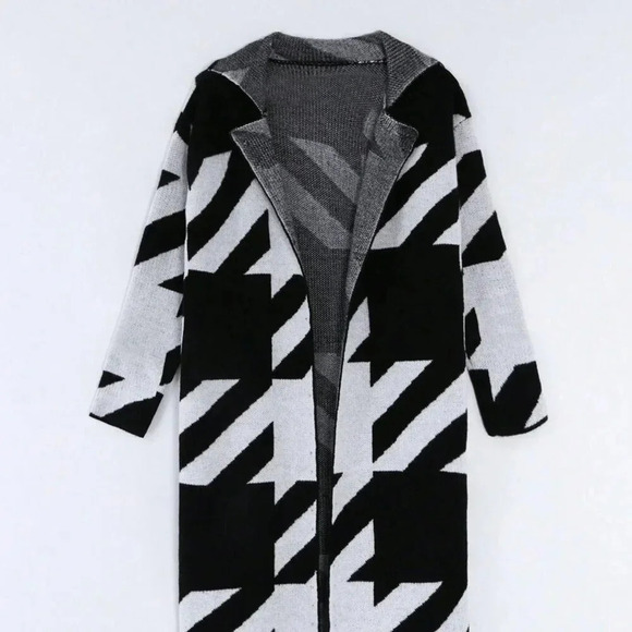 Black Casual Women's Contrast Color Long Sleeve Printed Knit Cardigan - Picture 3 of 5